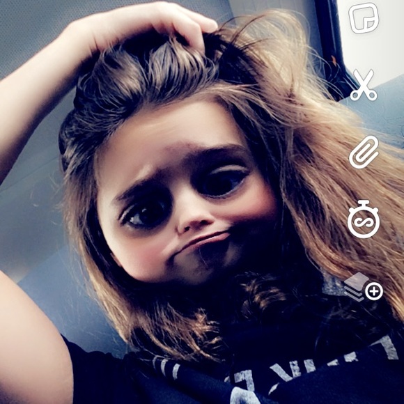 Meet your Posher, Isabella - Picture 1 of 1